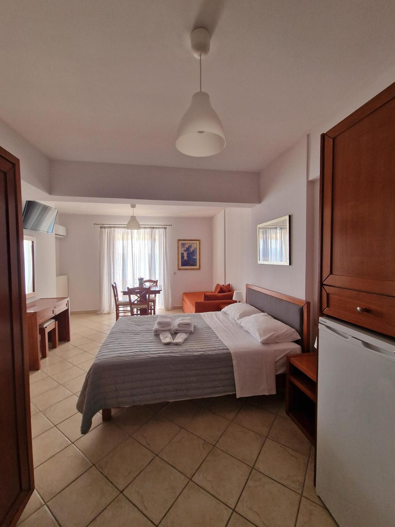Aparthotel Porto Xronia Khrónia Exterior foto